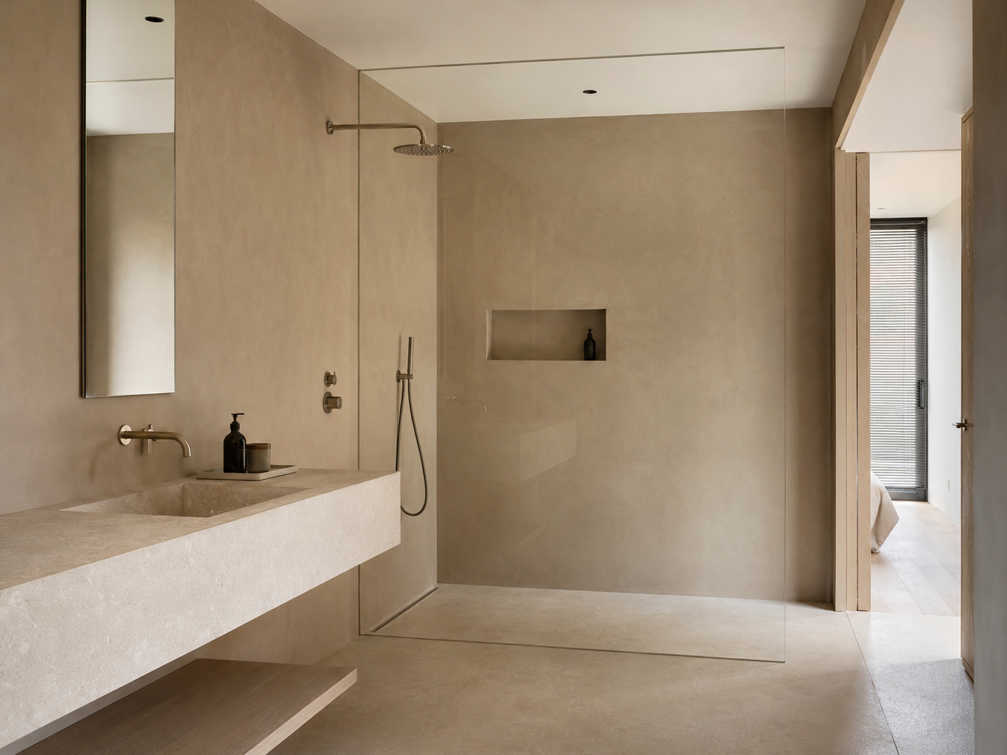 Salle de bain contemporaine aux surfaces minérales